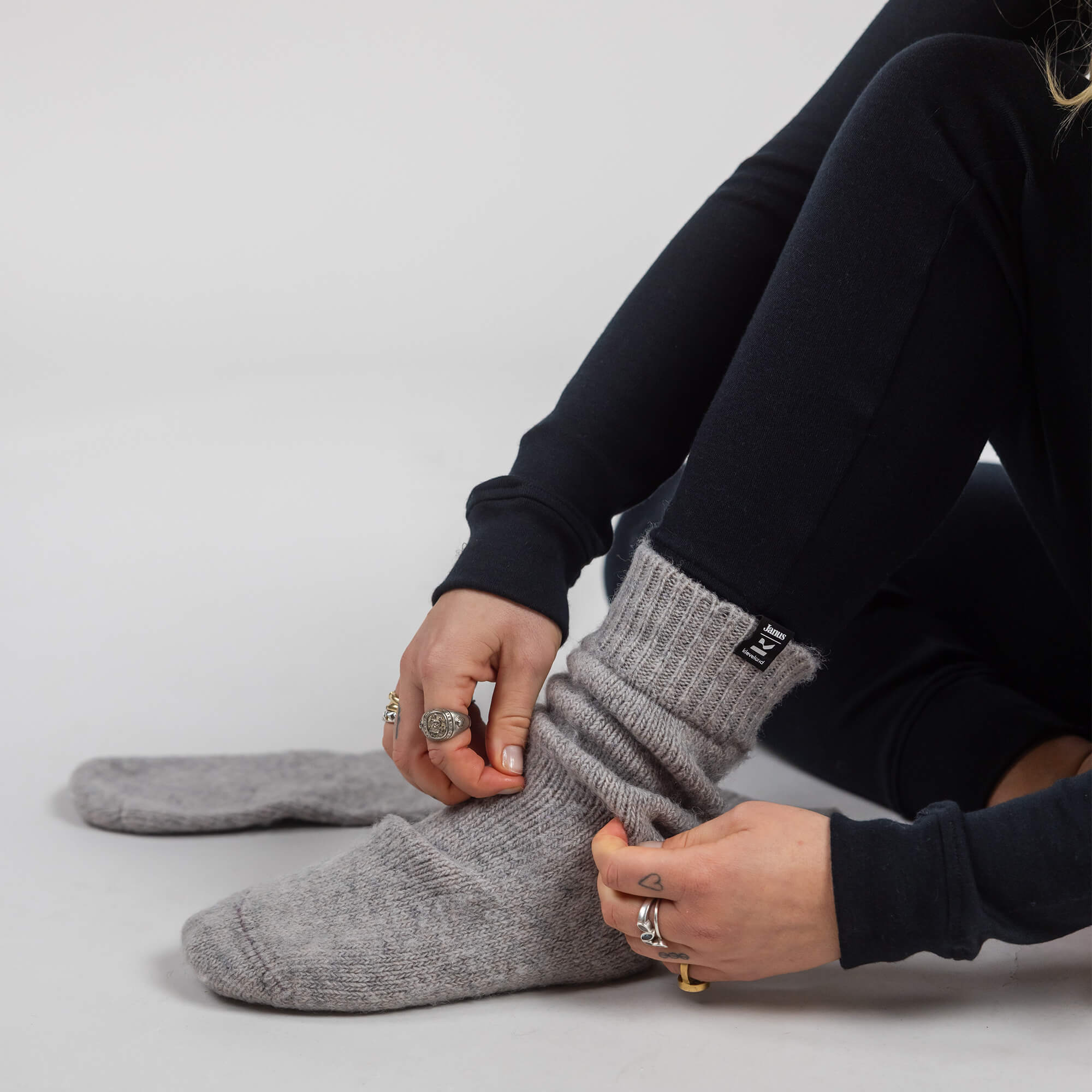 Janus x Kleveland raggsokker i ull, farge beige