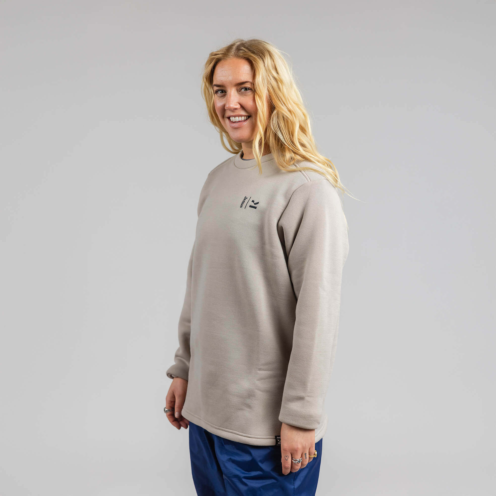Janus x Kleveland ullfleece crew neck til dame, farge beige