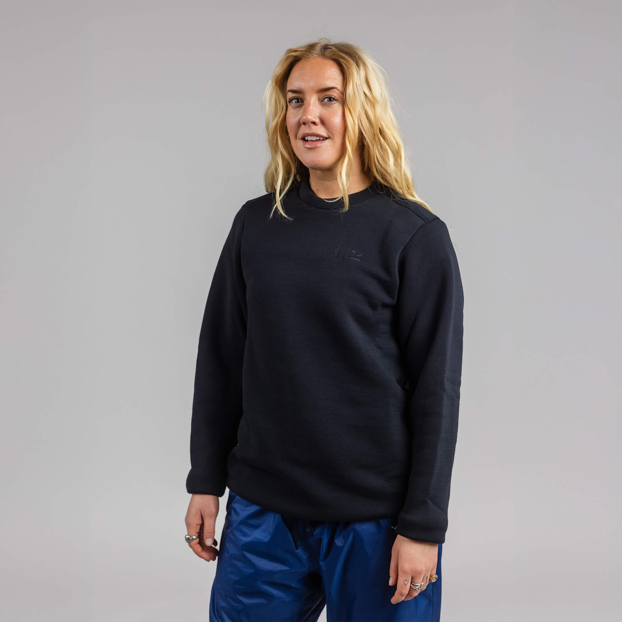 Janus x Kleveland ullfleece crew neck til dame, farge svart