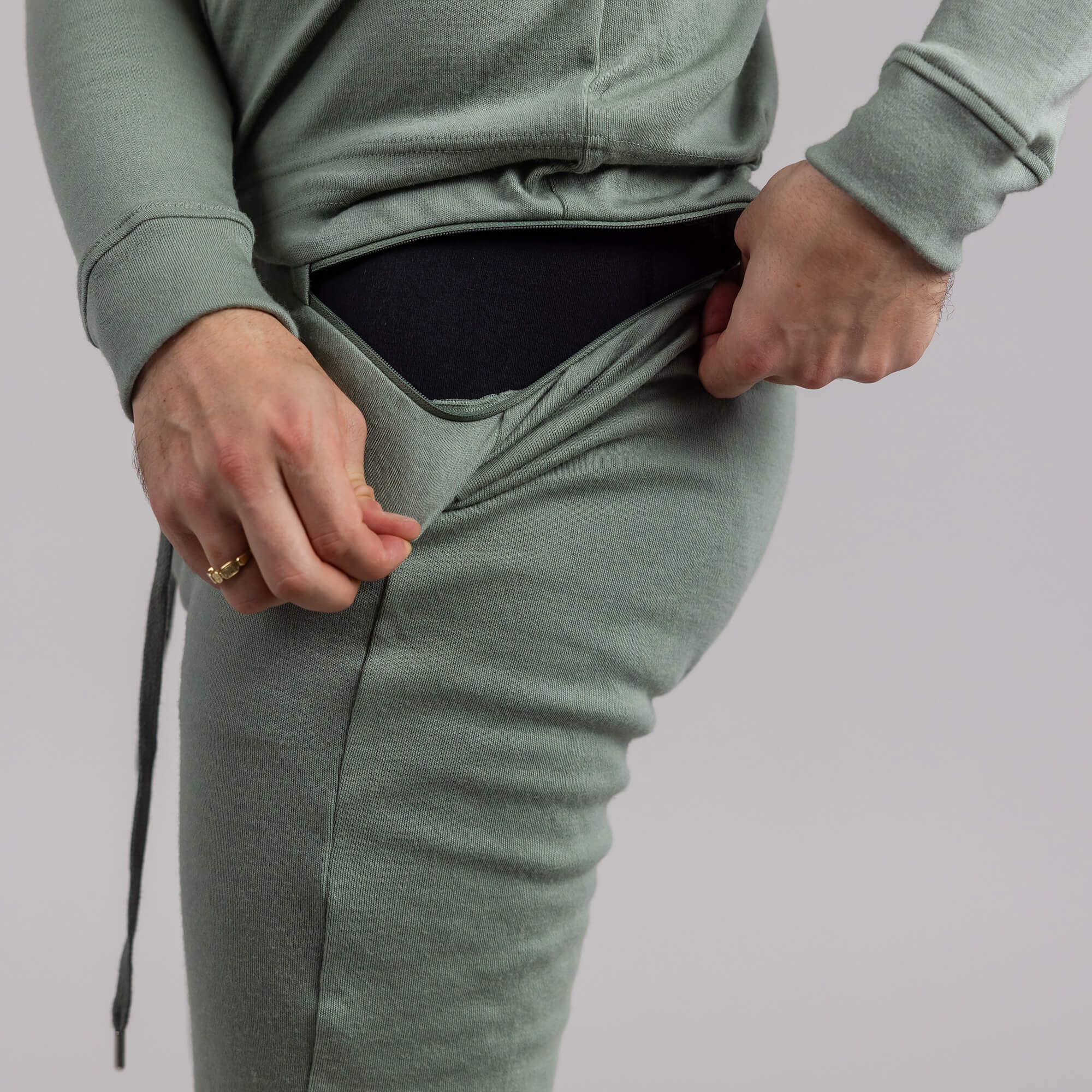 Detaljer, Janus x Kleveland merinoull heldress til herre, farge grønn