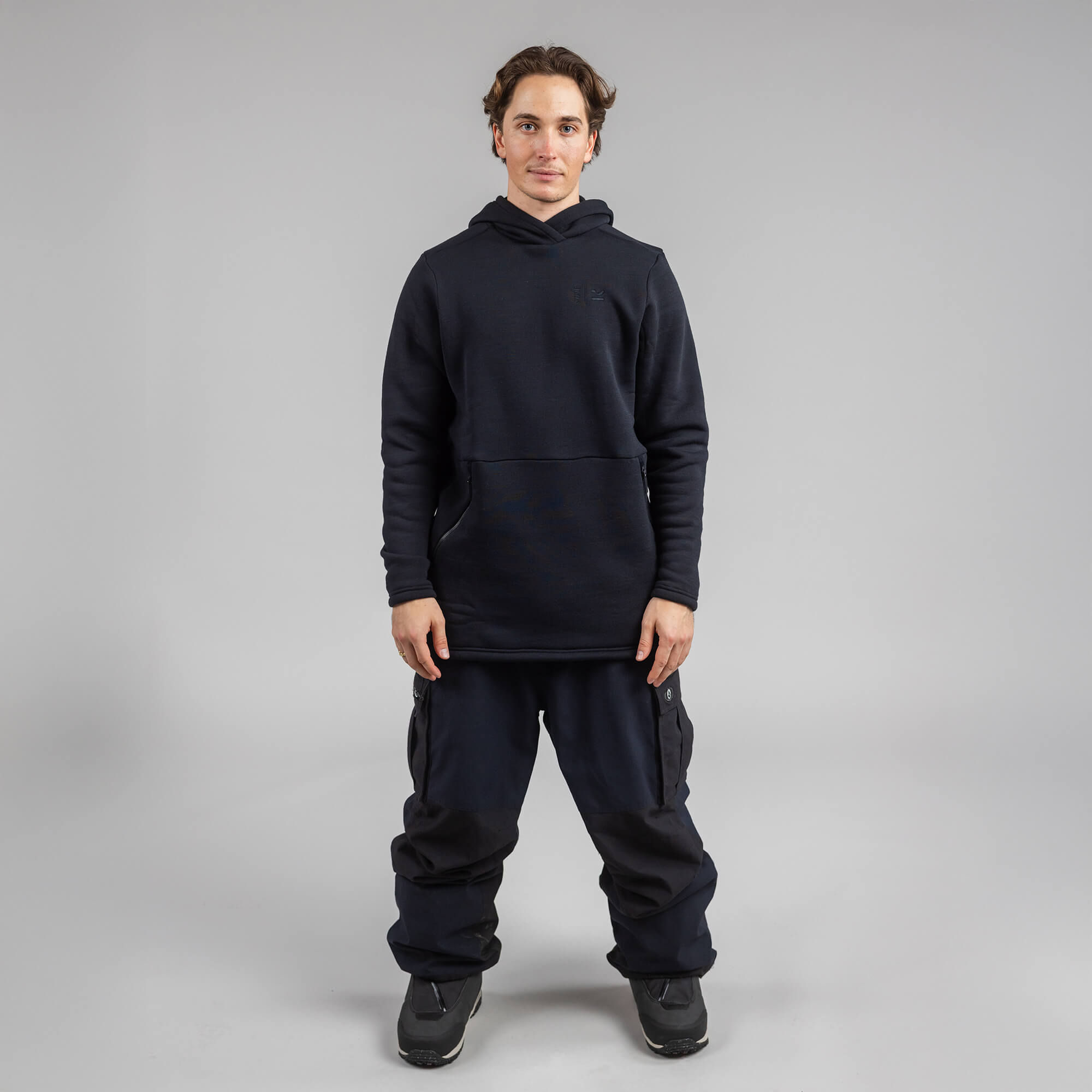 Janus x Kleveland ullfleece hettegenser til herre, farge svart